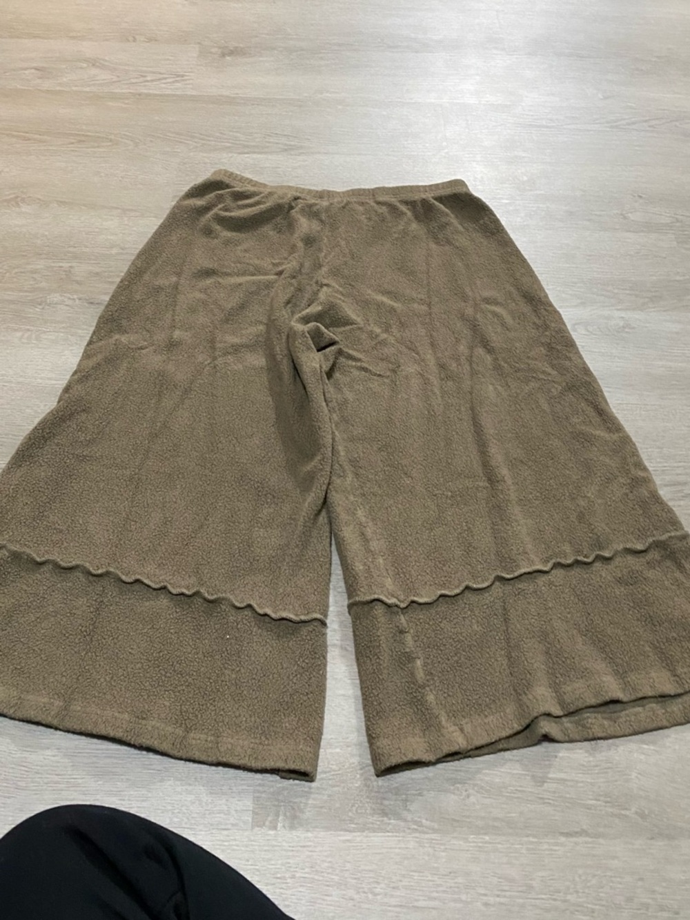 Bryn Walker Wide Leg Plush Capris Khaki Color Lagenlook Women’s Large Read - Picture 5 of 10